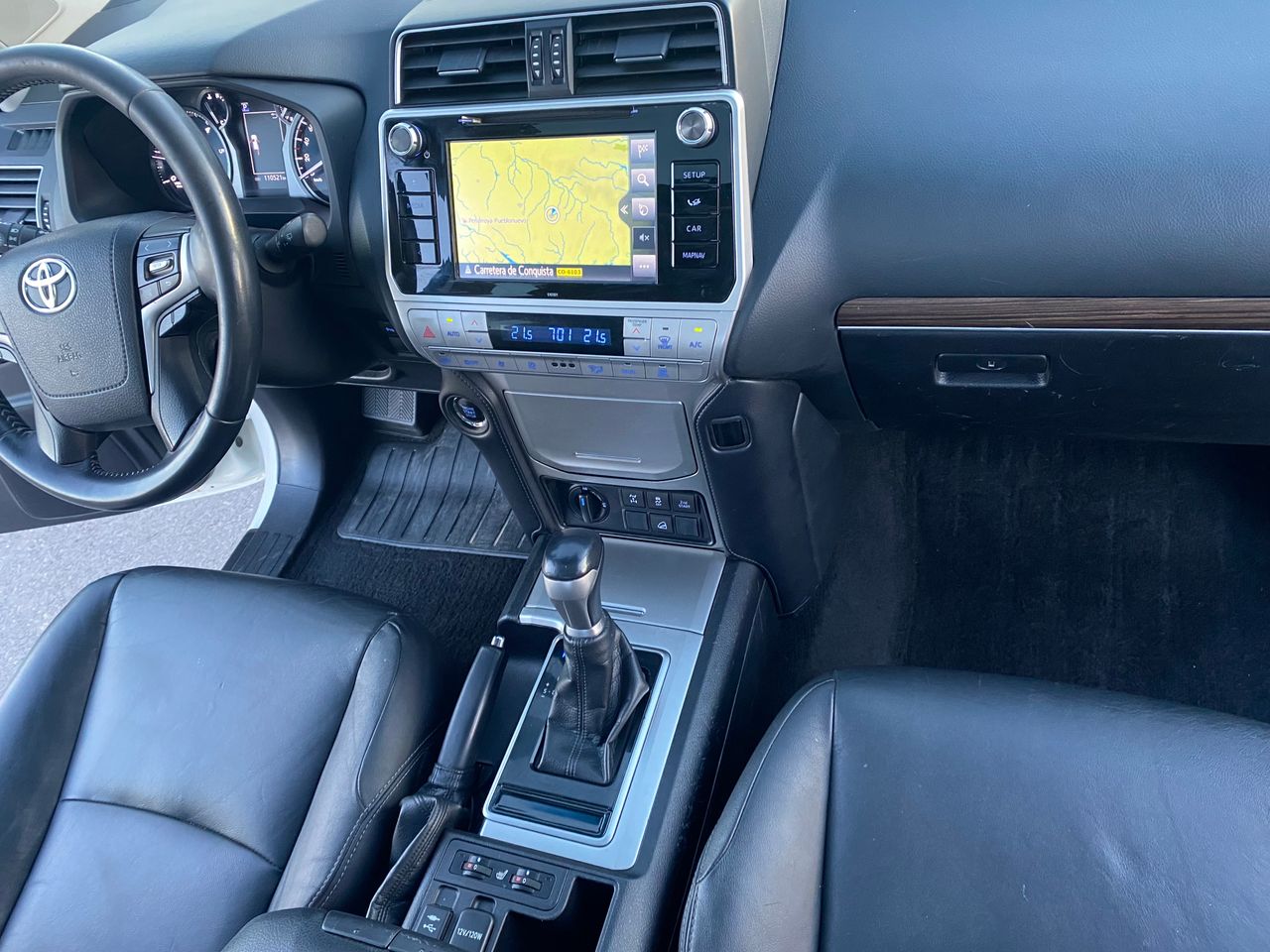 toyota land cruiser 2018 / foto grande (2)