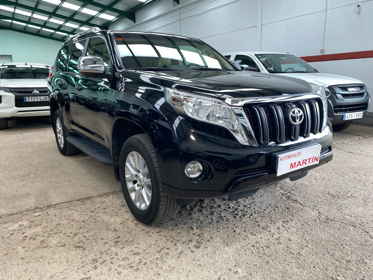 Ka 2017 negro 5 puertas  de segunda mano - toyota land cruiser 2017 /