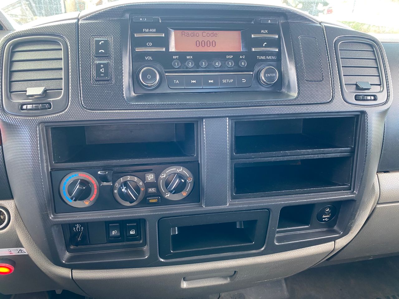 Nissan NT400 Cabstar 35.123 Comfort Cabina Abatible Larga - foto 4