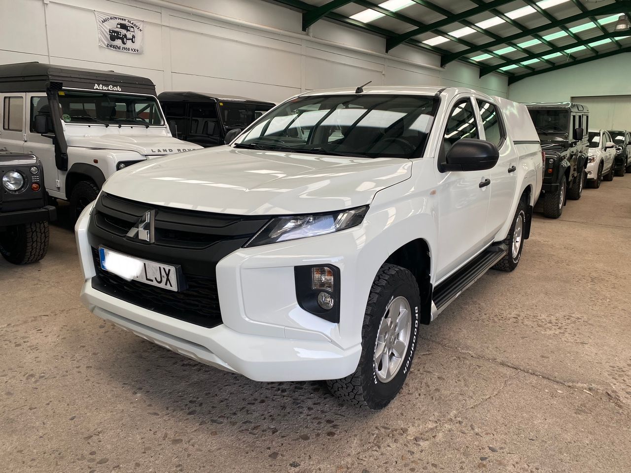 Mitsubishi outlander blanco  de segunda mano - mitsubishi l200 2020 /