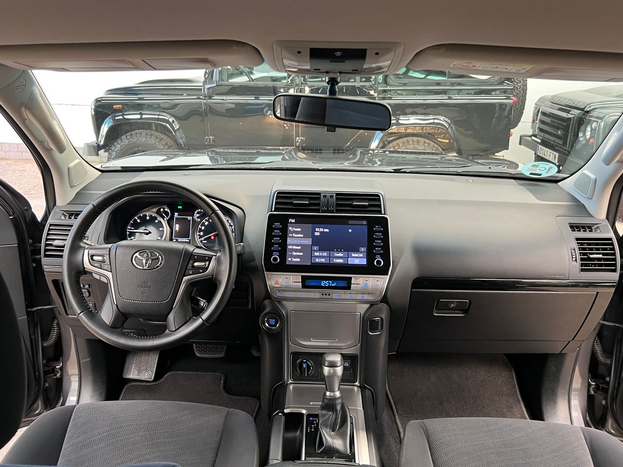 toyota land cruiser 2021 / foto grande (3)