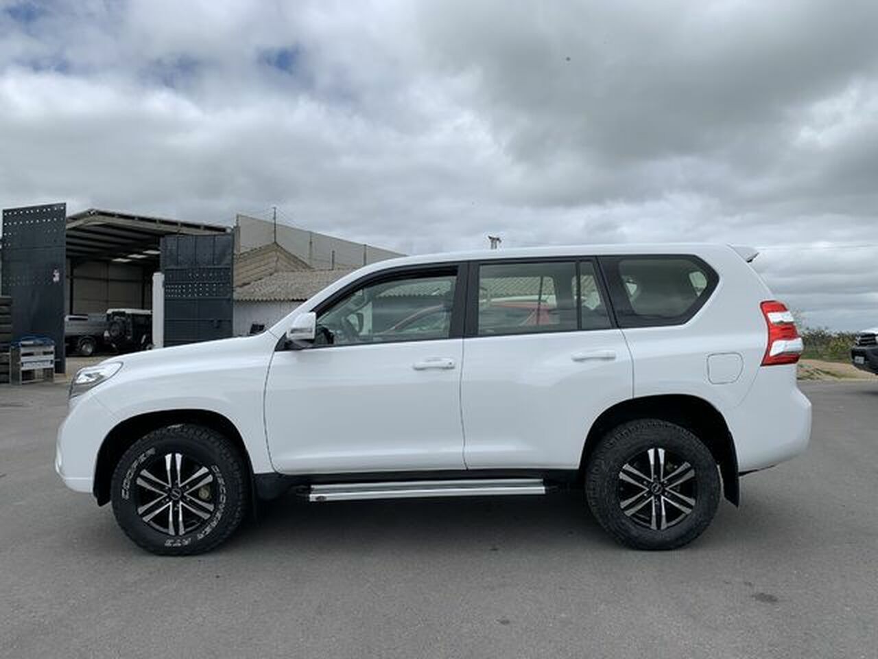 toyota land cruiser 2016 / foto grande (3)