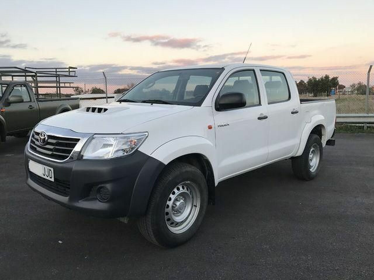 Toyota aygo 2015 blanco  de segunda mano - toyota hilux 2015 /