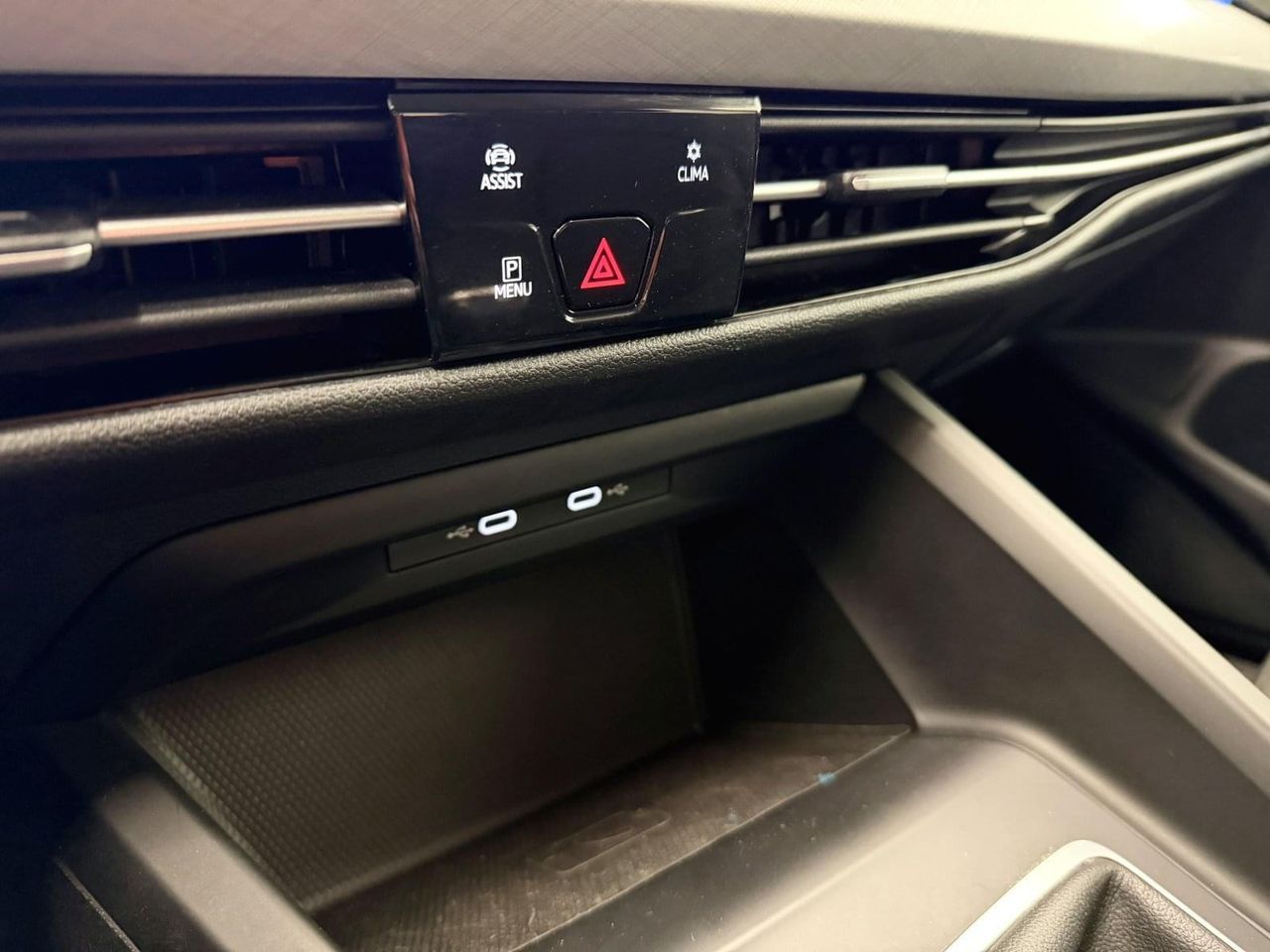 Volkswagen Golf Life 1.0 TSI 81kW (110CV) Variant - foto 36