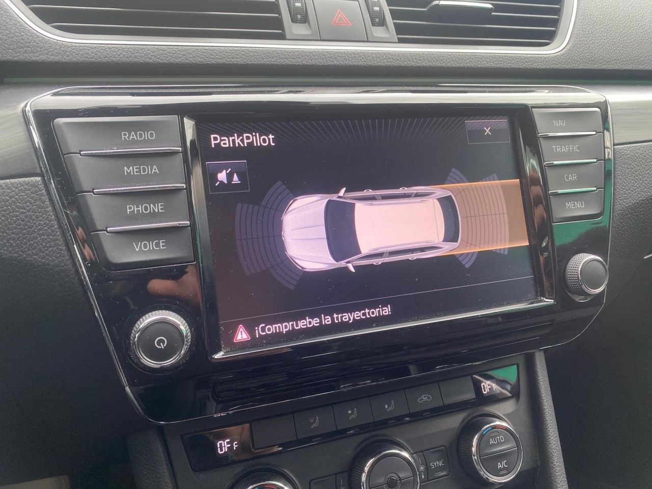 Skoda Superb Combi 2.0 TDI 150cv DSG Style - foto 13