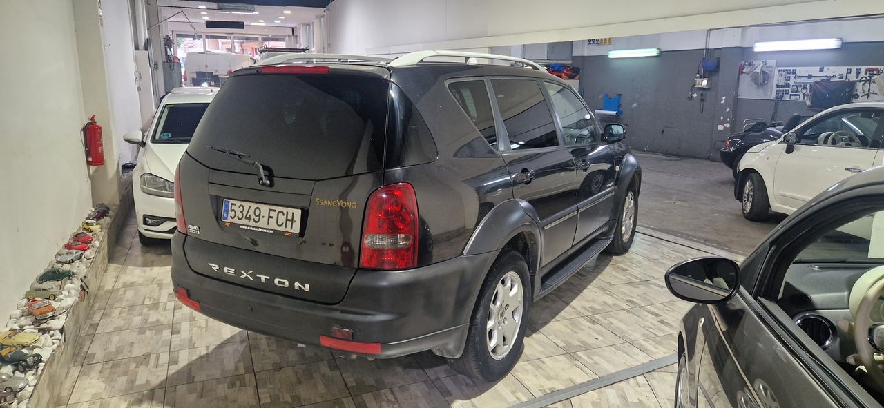 SsangYong Rexton SSANGYONG REXTON 270 XDI EXECUTIVE 4x4  PROFESIONAL AUTOMÁTICO 165CV TECHO ELECTRICO-CUERO-SENSORES TRASEROS - Foto 8