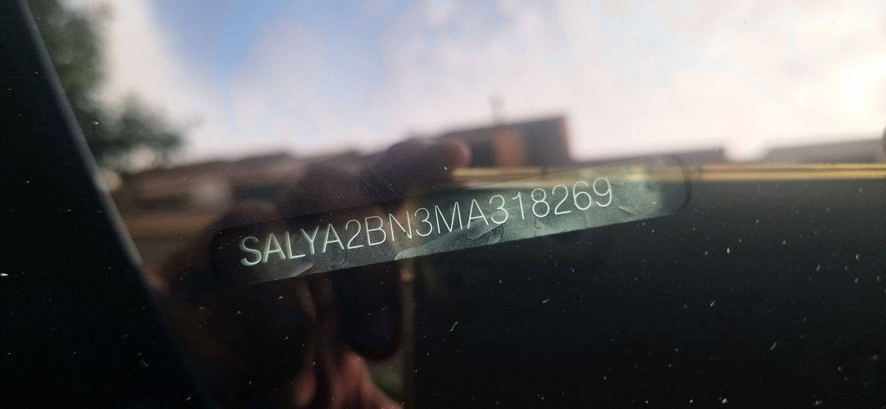 Land-Rover Range Rover Velar 2.0D I4 RDynamic SE 4WD Auto TECHO PANORAMICO CORRDERO-APPLE CARPLAY-CAMARA 360 - Foto 16