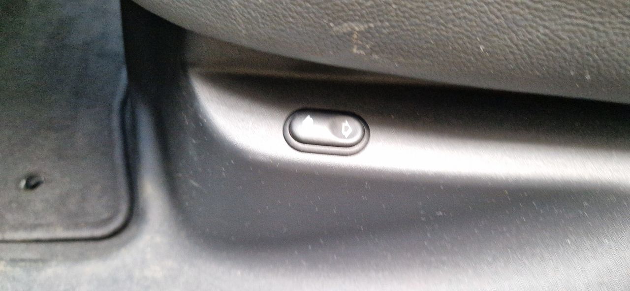 Land-Rover Range Rover Velar 2.0D I4 RDynamic SE 4WD Auto TECHO PANORAMICO CORRDERO-APPLE CARPLAY-CAMARA 360 - Foto 30