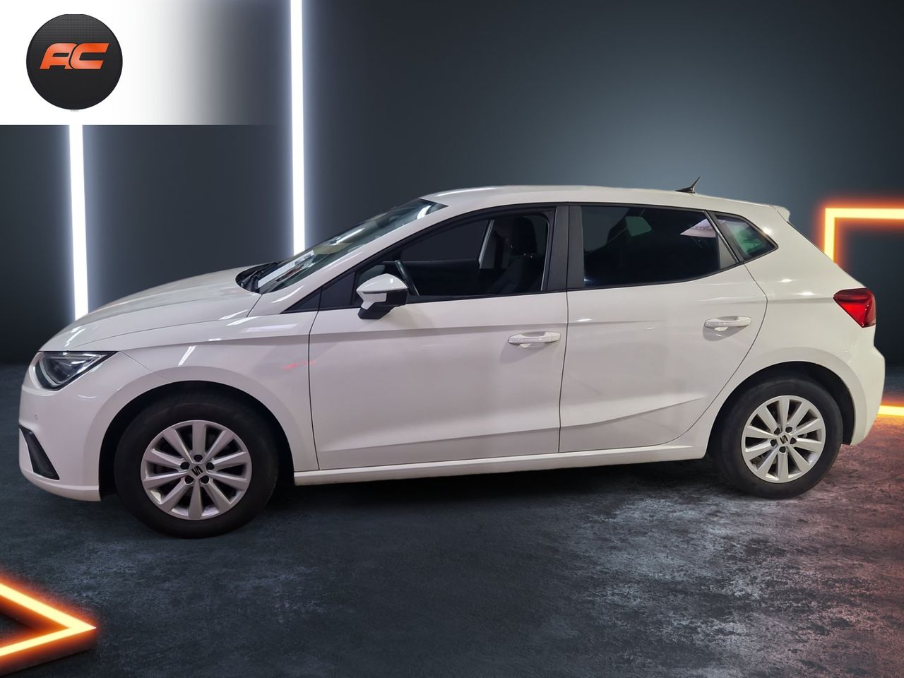 Seat Ibiza 1.0 TSI 110CV STYLE PLUS APPLE CARPLAY-BLUETOOTH-CAMARA T - Foto 5