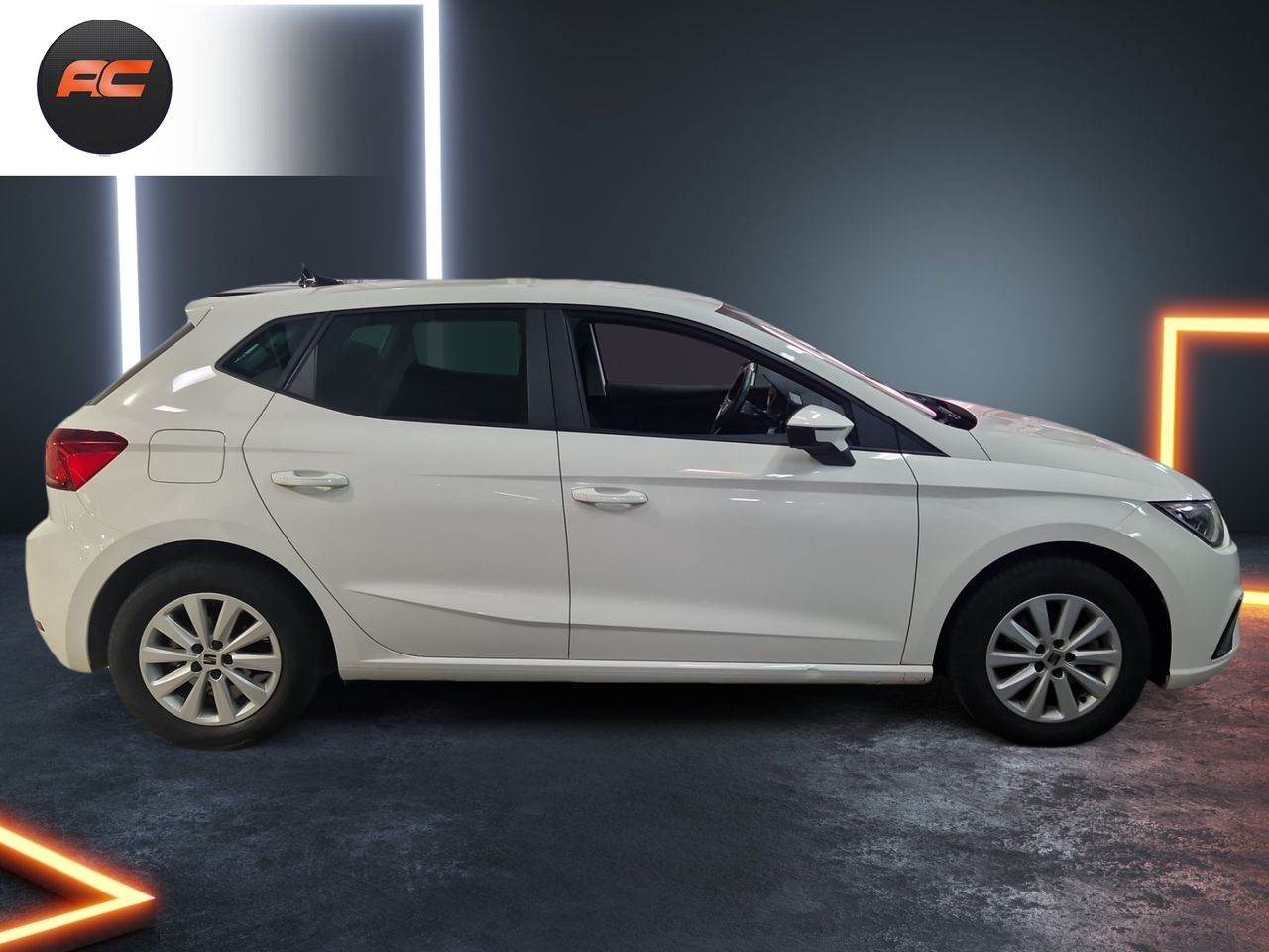 Seat Ibiza 1.0 TSI 110CV STYLE PLUS APPLE CARPLAY-BLUETOOTH-CAMARA T - Foto 6
