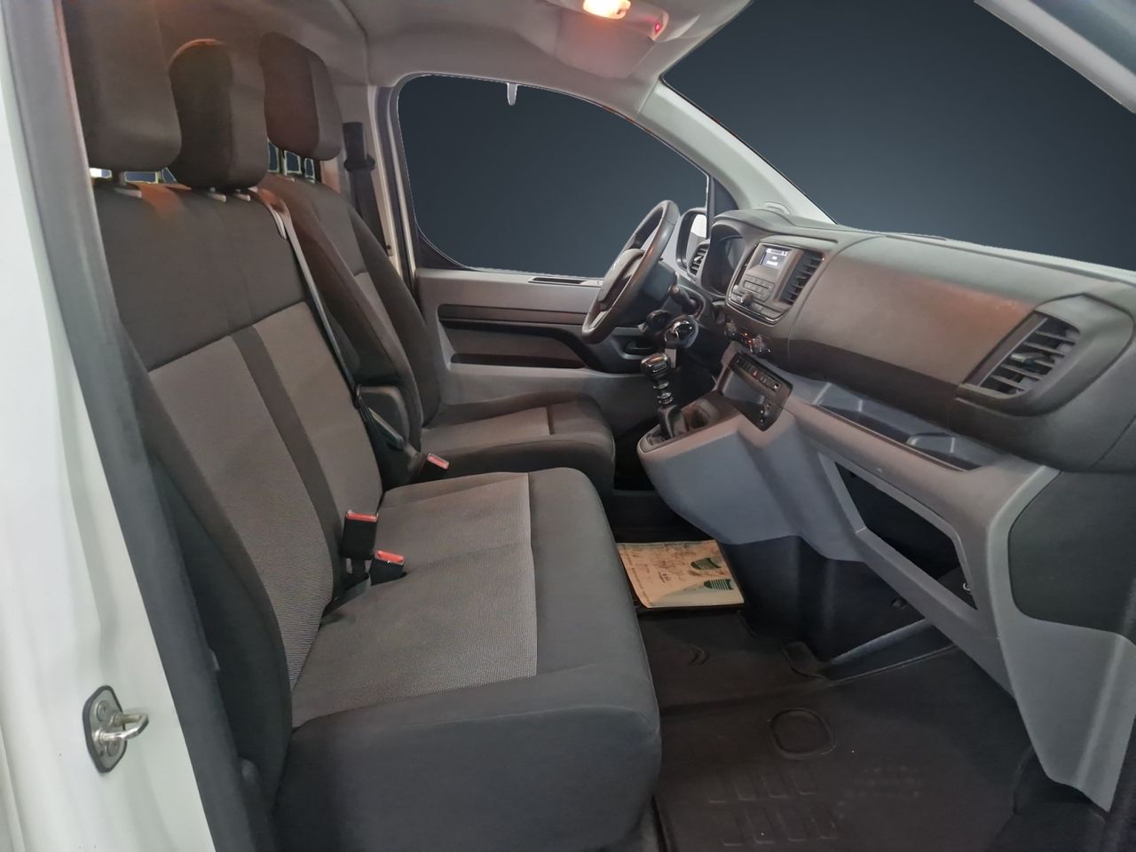 Citroën Jumpy 1.5 HDI 120CV TALLA M 9 PLAZAS CONFORT 9 PLAZAS - Foto 8