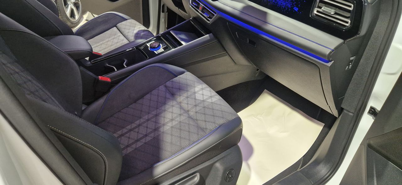 Volkswagen Tiguan R-LINE 2.0 TDI 150CV DSG FULL EQUIPE 