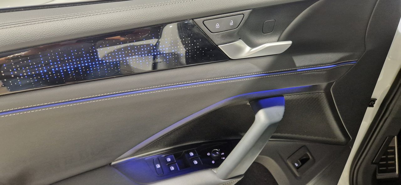 Volkswagen Tiguan R-LINE 2.0 TDI 150CV DSG FULL EQUIPE 