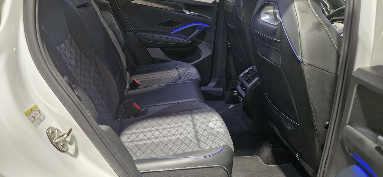 Volkswagen Tiguan R-LINE 2.0 TDI 150CV DSG FULL EQUIPE 