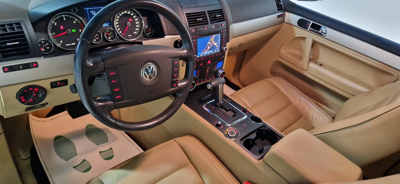 Volkswagen Touareg 3.0 TDI 225CV V6 TIPTRONIC MOTION TAPICERIA EN CUEERO BEIGE - Foto 9