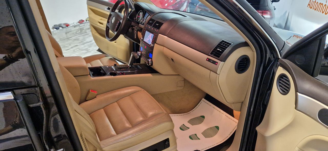 Volkswagen Touareg 3.0 TDI 225CV V6 TIPTRONIC MOTION TAPICERIA EN CUEERO BEIGE - Foto 12