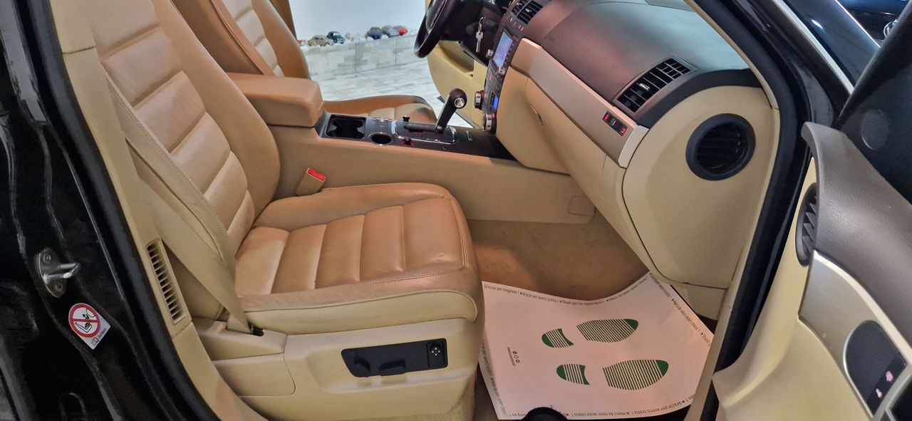 Volkswagen Touareg 3.0 TDI 225CV V6 TIPTRONIC MOTION TAPICERIA EN CUEERO BEIGE - Foto 13
