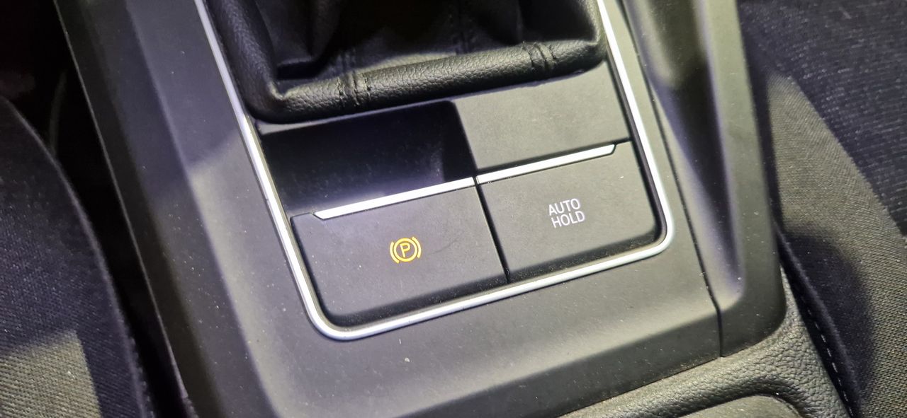 Volkswagen Golf 1.0 TSI 110CV LIFE APPLE CARPLAY ANDROID AUTO - Foto 30