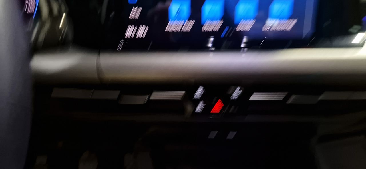 Volkswagen Golf 1.0 TSI 110CV LIFE APPLE CARPLAY ANDROID AUTO - Foto 24