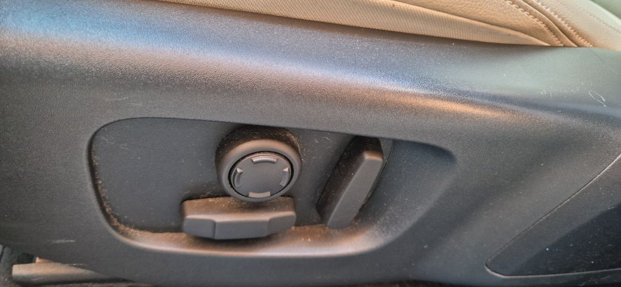 Land-Rover Range Rover Velar 2.0D I4 204CV  RDynamic SE 4WD - Foto 18