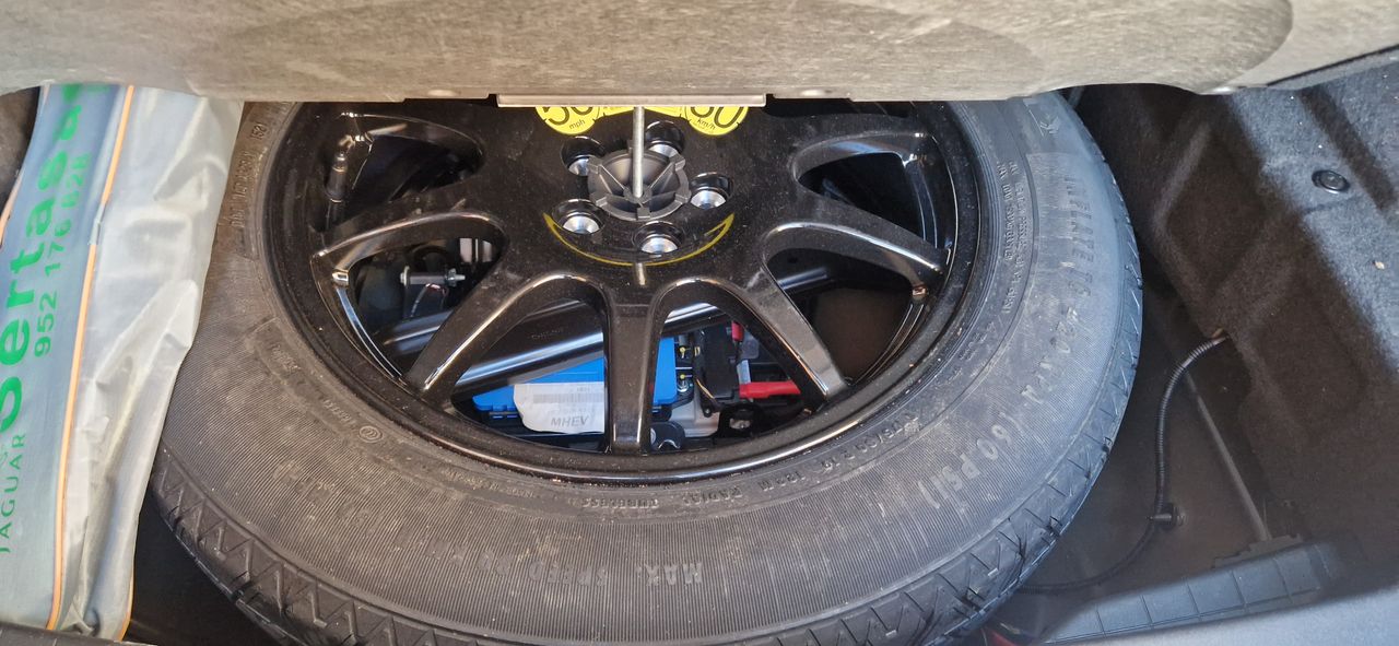 Land-Rover Range Rover Velar 2.0D I4 204CV  RDynamic SE 4WD - Foto 28