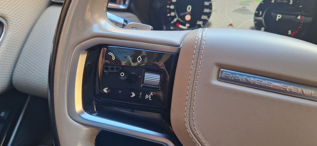 Land-Rover Range Rover Velar 2.0D I4 204CV  RDynamic SE 4WD - Foto 26