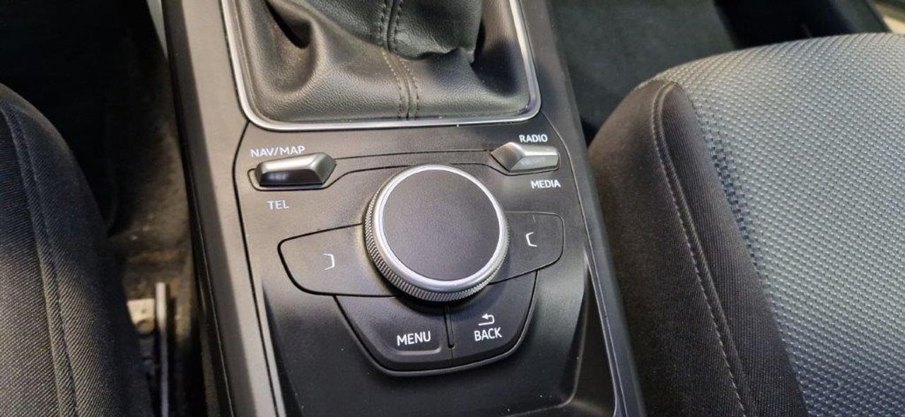 Audi Q2 DESIGN 1.0 TFSI 116CV - Foto 23