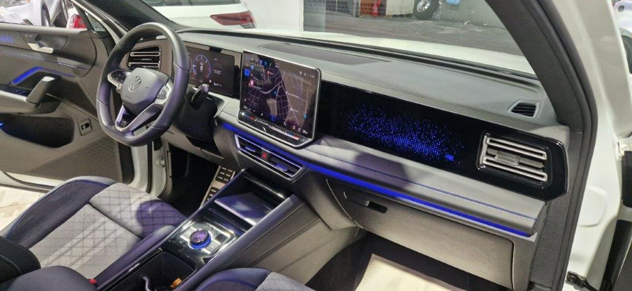 Volkswagen Tiguan 2.0 TDI 150CV R.LINE DSG FULL EQUIPE - Foto 18