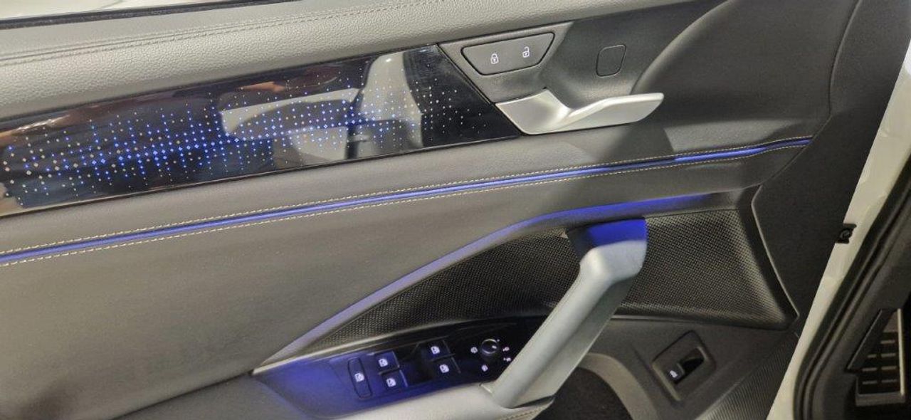 Volkswagen Tiguan 2.0 TDI 150CV R.LINE DSG FULL EQUIPE - Foto 16