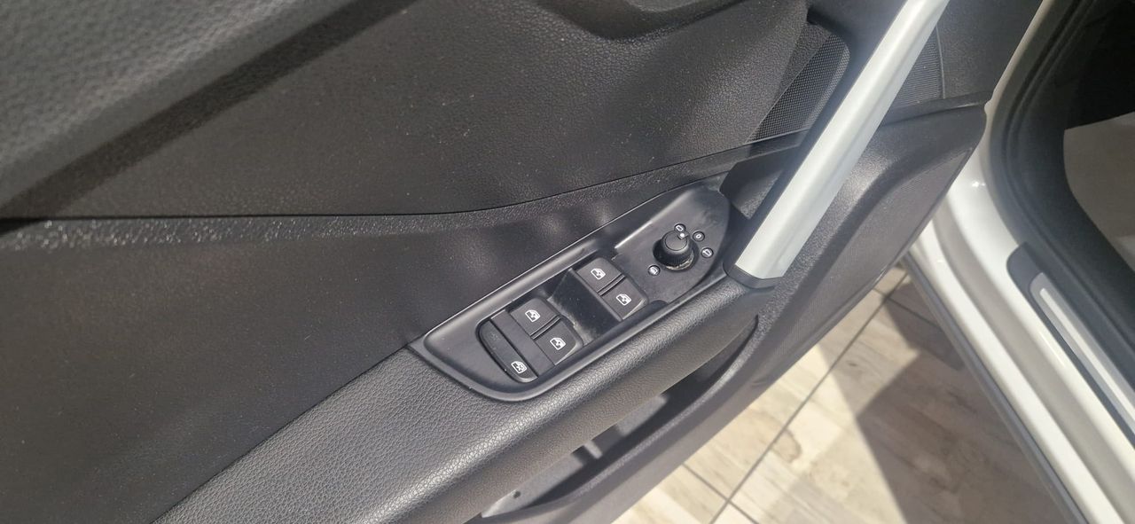 Audi Q2 30 TFSI 116CV BLACK LINE APPLE CARPLAY ANDROID AUTO - Foto 33