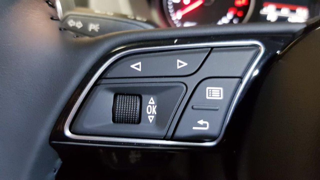 Audi Q2 30 TFSI 116CV BLACK LINE APPLE CARPLAY ANDROID AUTO - Foto 23