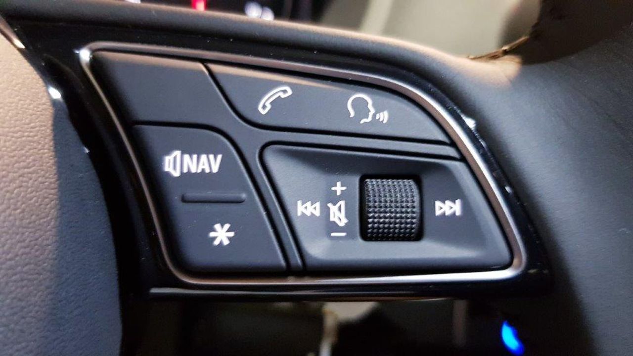 Audi Q2 30 TFSI 116CV BLACK LINE APPLE CARPLAY ANDROID AUTO - Foto 24