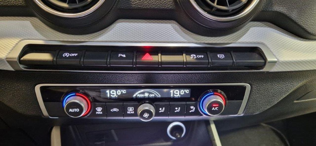 Audi Q2 30 TFSI 116CV DESIGN BLACK EDITION - Foto 22