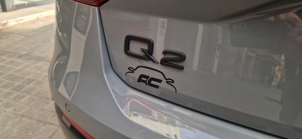 Audi Q2 30 TFSI 116CV DESIGN BLACK EDITION - Foto 38