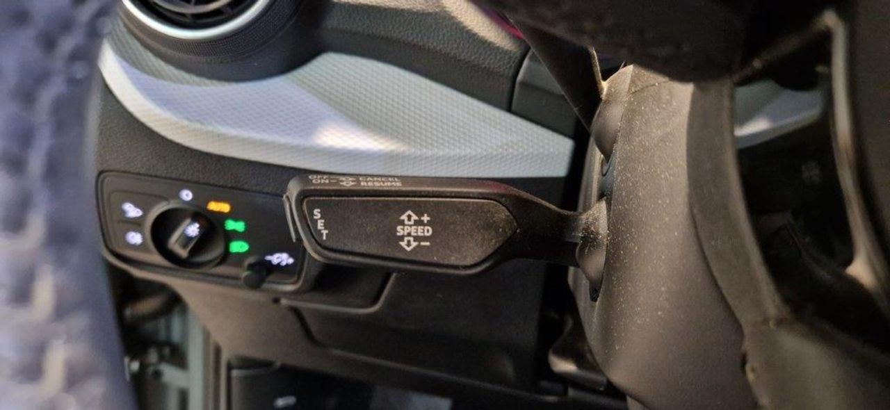 Audi Q2 30 TFSI 116CV DESIGN BLACK EDITION - Foto 18