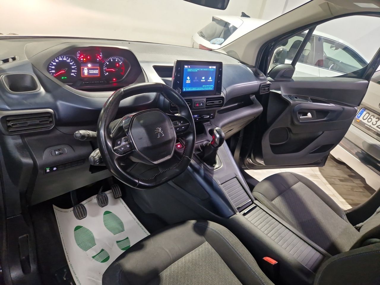 Peugeot Rifter Allure Standard BlueHDi 100 - Foto 12