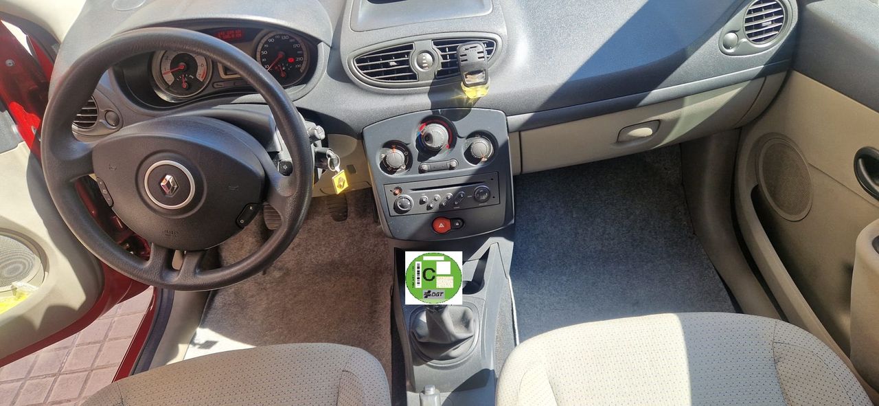 Renault Clio  CONFORT EXPRESSION CLIO 1.4 100CV - Foto 14
