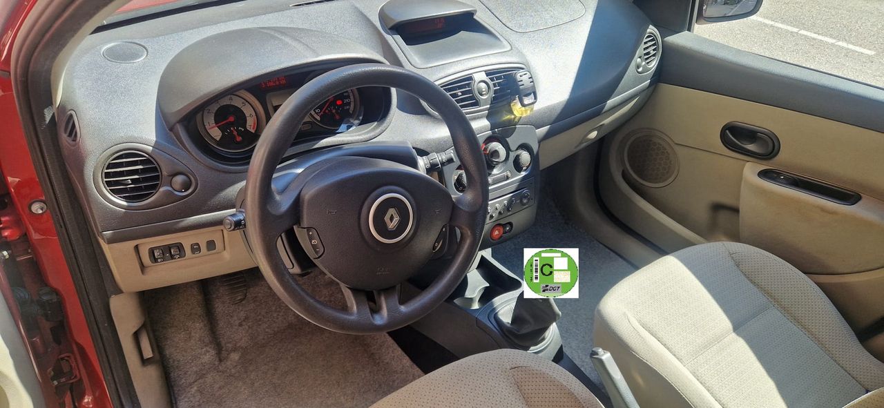 Renault Clio  CONFORT EXPRESSION CLIO 1.4 100CV - Foto 9