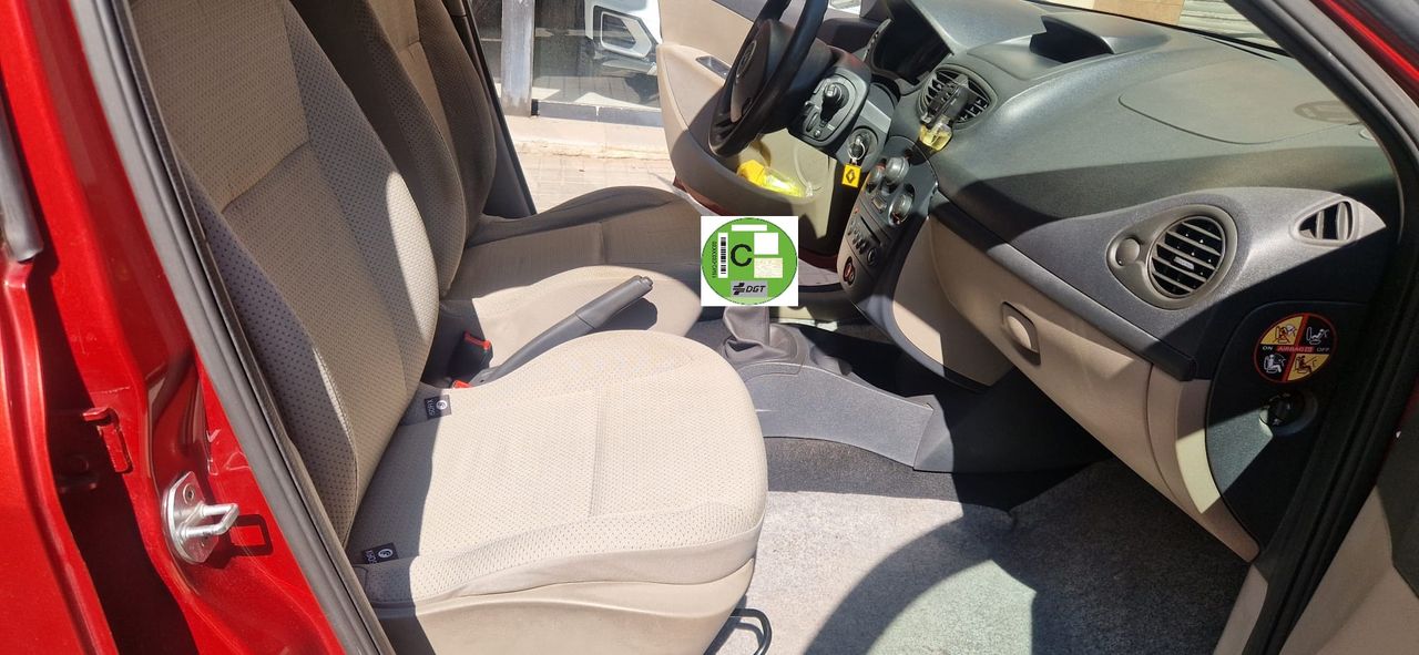 Renault Clio  CONFORT EXPRESSION CLIO 1.4 100CV - Foto 16