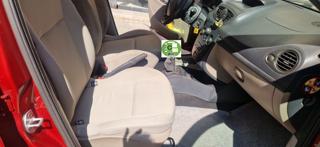 Renault Clio  CONFORT EXPRESSION CLIO 1.4 100CV - Foto 12