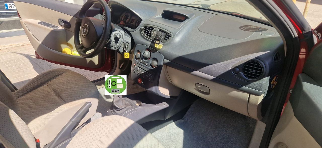Renault Clio  CONFORT EXPRESSION CLIO 1.4 100CV - Foto 15