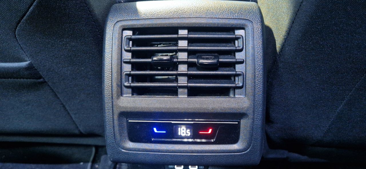 Volkswagen Golf 1.0 TSI 110CV LIFE APPLE CARPLAY ANROD AUTO - Foto 12