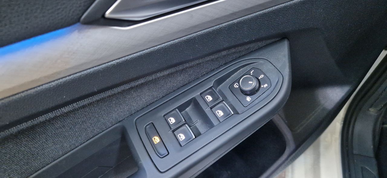 Volkswagen Golf 1.0 TSI 110CV LIFE APPLE CARPLAY ANROD AUTO - Foto 35