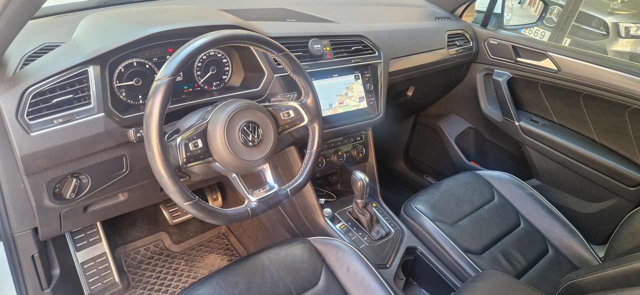 Volkswagen Tiguan 2.0 TDI 150CV R-LINE DSG FULL EQUIPE TECHO PANORÁMICO - Foto 10