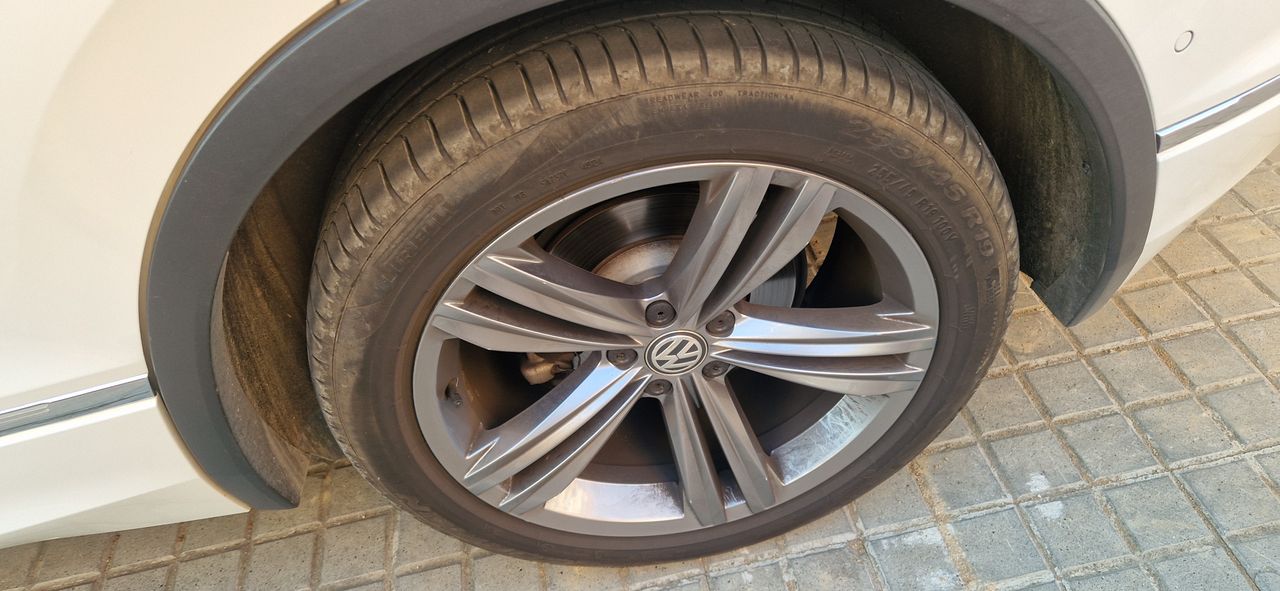 Volkswagen Tiguan 2.0 TDI 150CV R-LINE DSG FULL EQUIPE TECHO PANORÁMICO - Foto 29