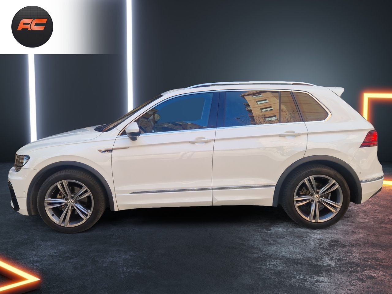 Volkswagen Tiguan 2.0 TDI 150CV R-LINE DSG FULL EQUIPE TECHO PANORÁMICO - Foto 3