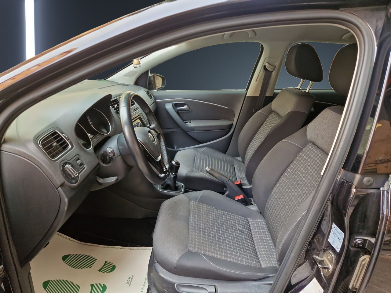 Volkswagen Polo 5p Advance 1.2 TSI 90 CV - Foto 9