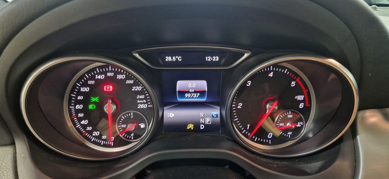Mercedes Clase GLA 220 CDI  4 MATIC - Foto 25