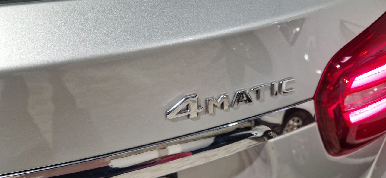 Mercedes Clase GLA 220 CDI  4 MATIC - Foto 40