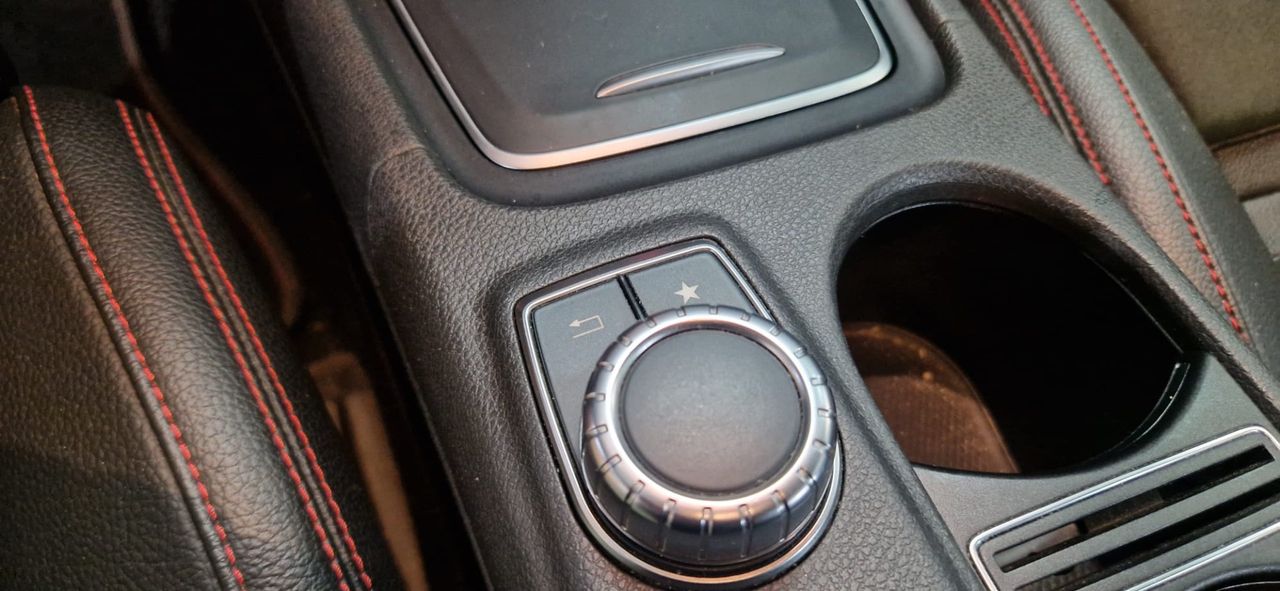 Mercedes Clase GLA 220 CDI  4 MATIC - Foto 30